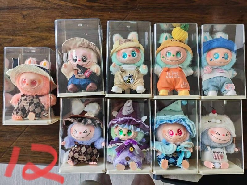 天使城 戰神團 bubu 的透明袋子 讓妹妹能把 labubu 掛在包包